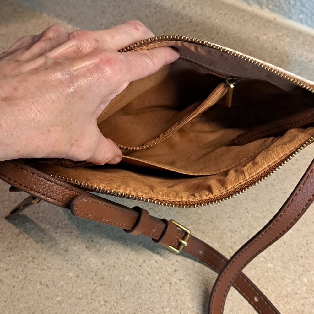 Fossil Crossbody Bag - Picture 10 of 10